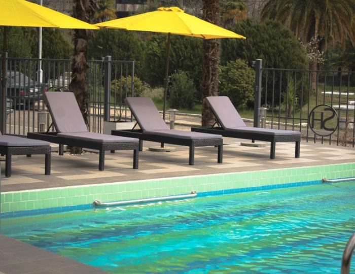 Открытый подогреваемый бассейн - Отель Sunrise Garden Hotel / Санрайз Гарден