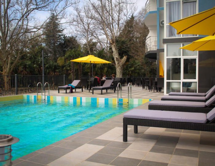 Открытый подогреваемый бассейн - Отель Sunrise Garden Hotel / Санрайз Гарден